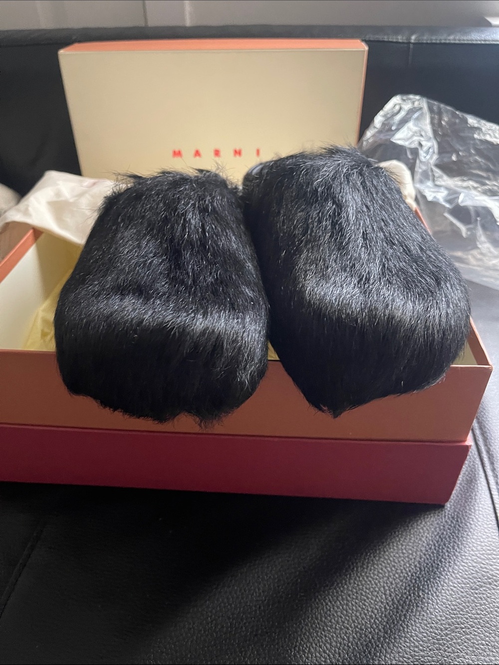 Marni Black long hair calfskin Fussbett sabot slides